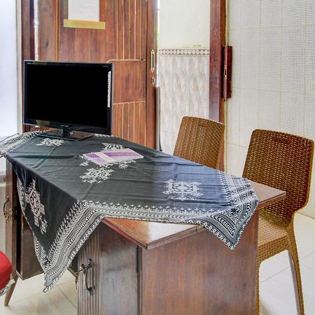 Oyo 90725 Zeevanna Guest House Syariah Кедірі Екстер'єр фото